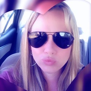 Meet your Posher, Sharon